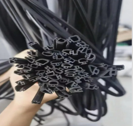 Keep Every Corner Sealed Tight With Rubber Strips